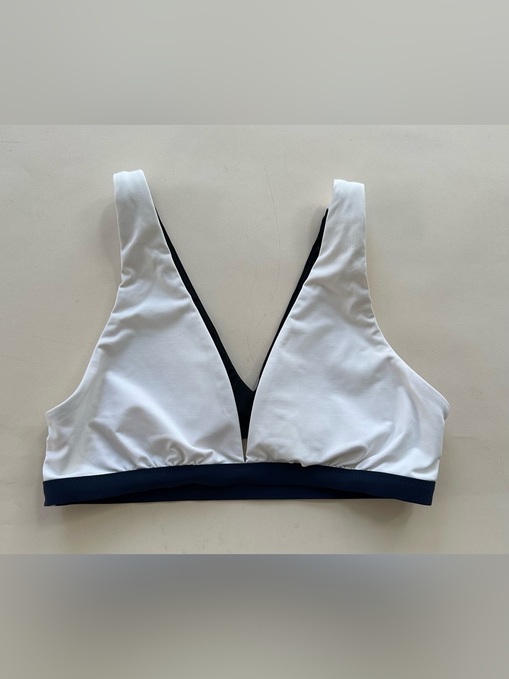 Athleta White & Black V-Neck Sports Bralette size s